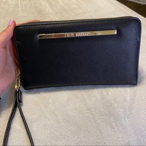 Black Steven Madden wallet/ wristlet